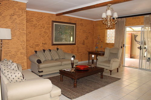 Pension Fin & Feather Guest House 1