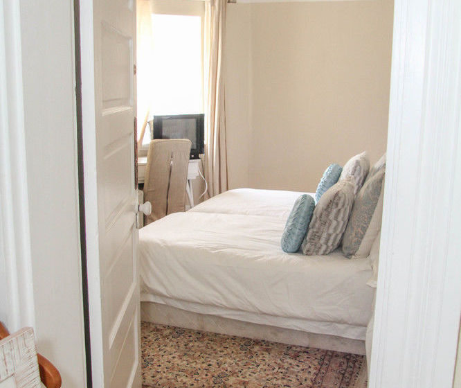 Bed and Breakfast Ashby Manor Guest House 5