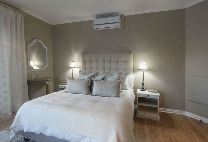 Pension Sunset Beach Lodge & Spa 10