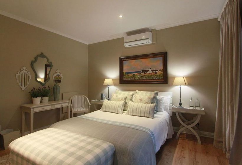 Pension Sunset Beach Lodge & Spa 11