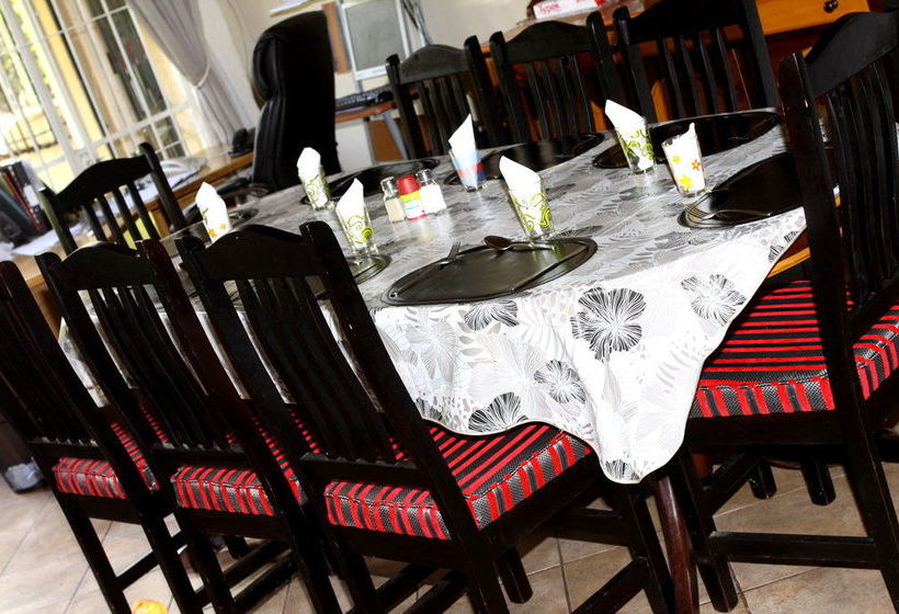 Pension Airport Lodge Guest House 10