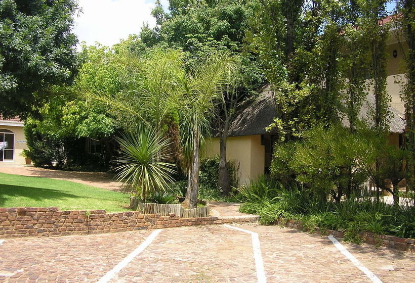 Pension Airport Lodge Guest House 13