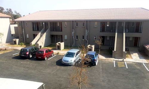 Pension Airport Lodge Guest House 18