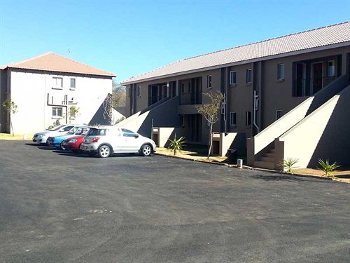 Pension Airport Lodge Guest House 19