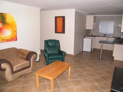 Pension Airport Lodge Guest House 4