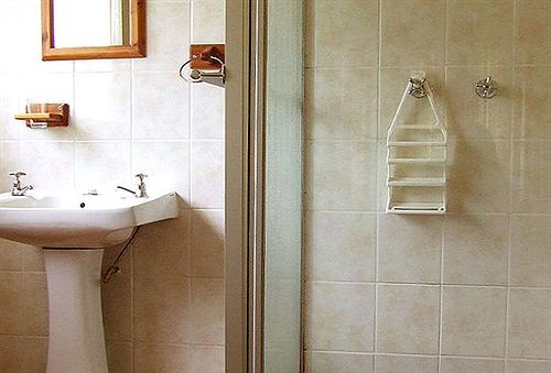 Pension Airport Lodge Guest House 7