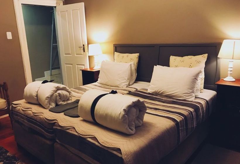 Pensión 30 On Oatlands Road