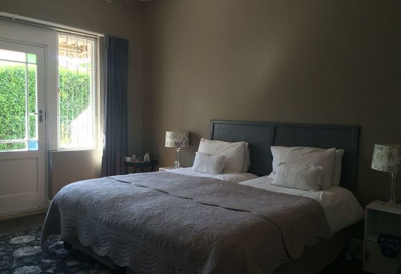 Pension 30 On Oatlands Road 12