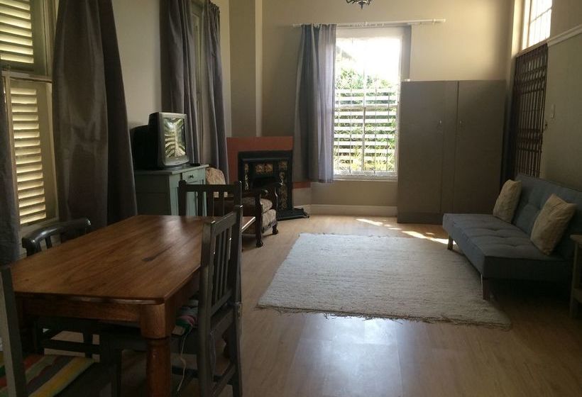 Pension 30 On Oatlands Road 2