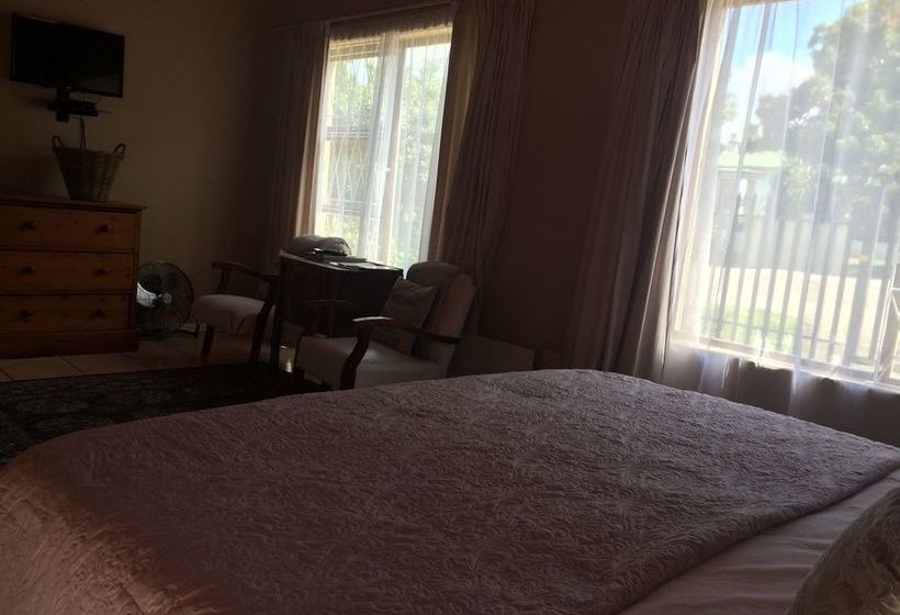 Pension 30 On Oatlands Road 6