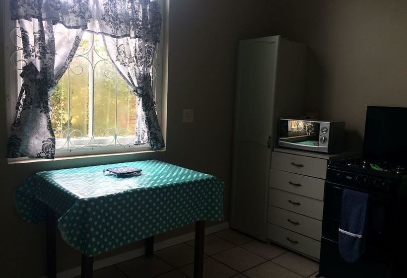 Pension 30 On Oatlands Road 8