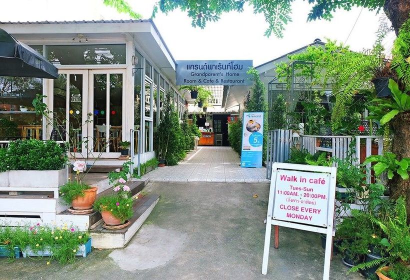 Hotel Grandparent's Home 13