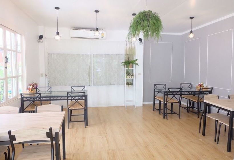 Hotel Grandparent's Home 9