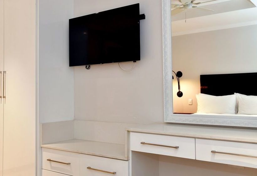 Max Executive Apartments 13