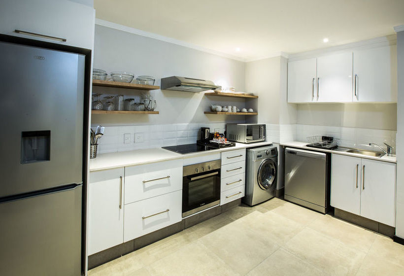 Max Executive Apartments 20