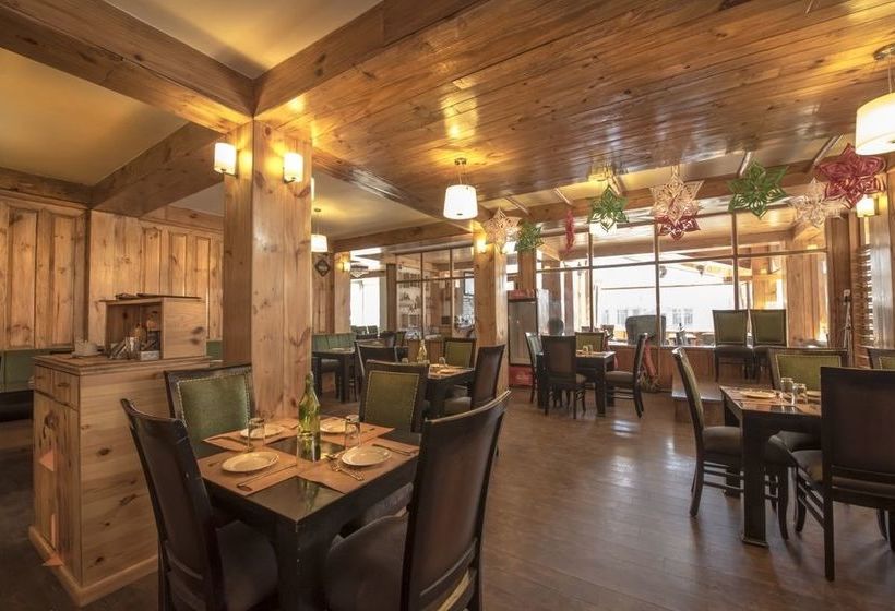 Hotel The Whispering Inn