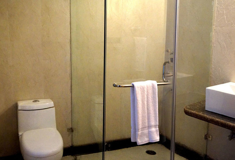 Hotel The Whispering Inn 15