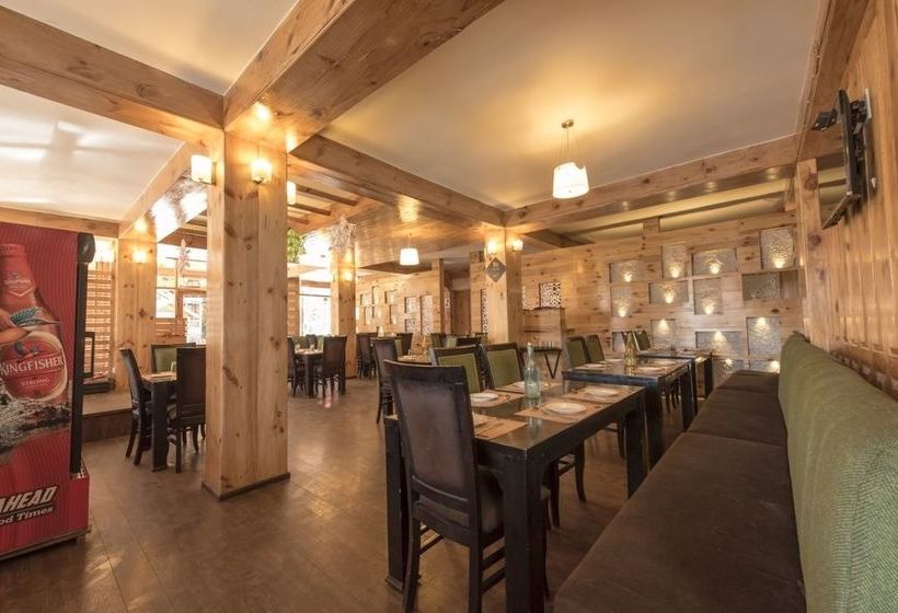 Hotel The Whispering Inn 17