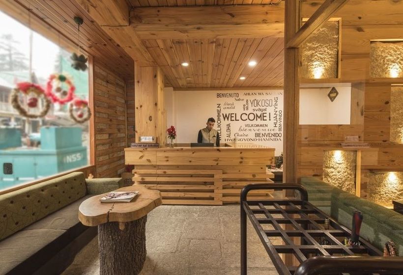 Hotel The Whispering Inn 2