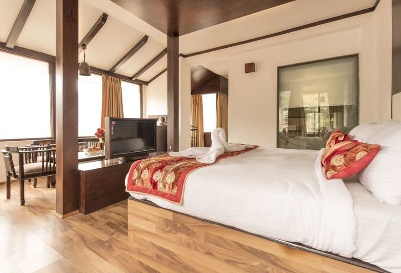 Hotel The Whispering Inn 8