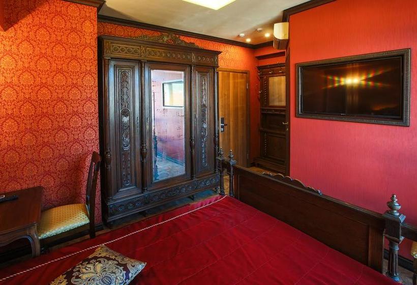 Hotel Poruchik Rzhevsky Art 10