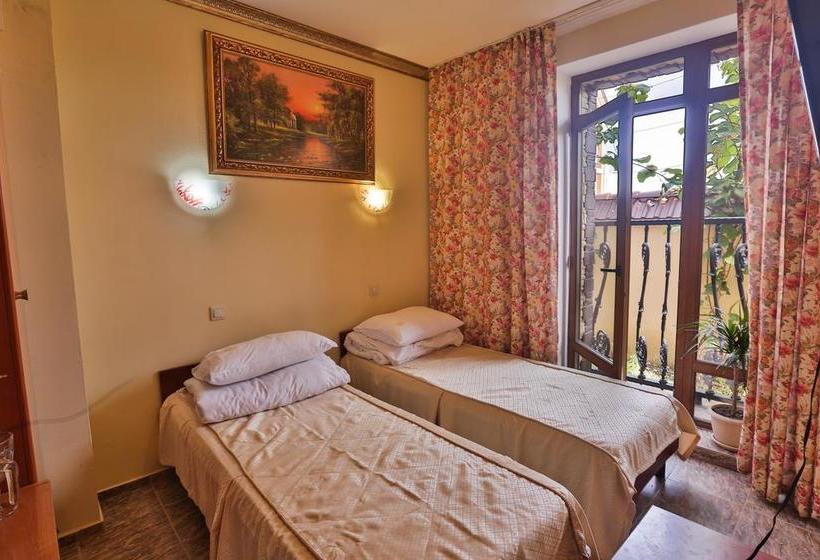 Hotel Poruchik Rzhevsky Art 14