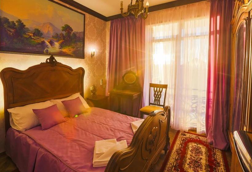 Hotel Poruchik Rzhevsky Art 18