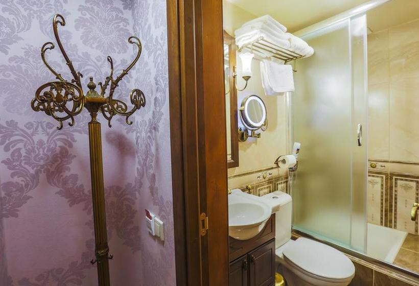 Hotel Poruchik Rzhevsky Art 19