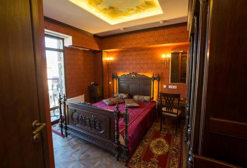 Hotel Poruchik Rzhevsky Art 2