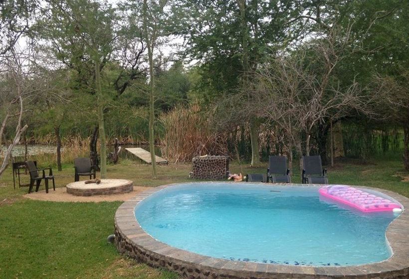 Hotel The Bush Pub & Inn 11