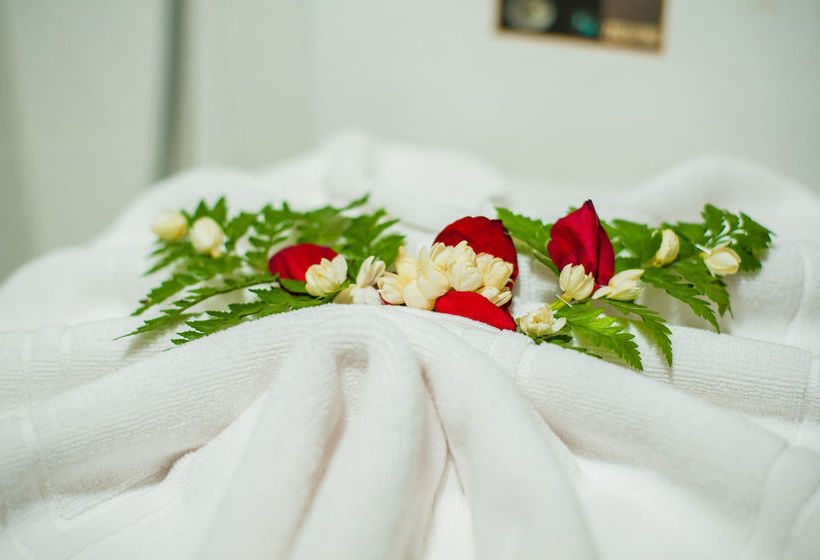 The Jasmine Nai Harn Beach Resort & Spa 5