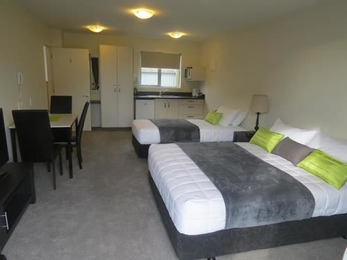 Ellena Court Motel 1