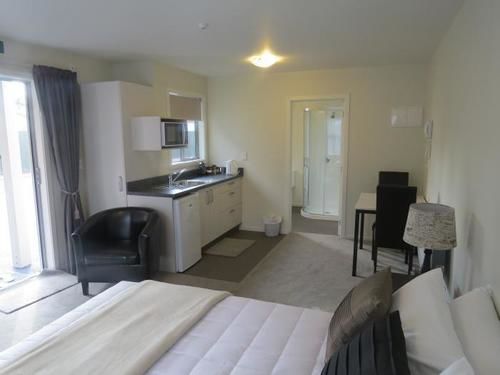 Ellena Court Motel 14