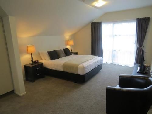 Ellena Court Motel 15