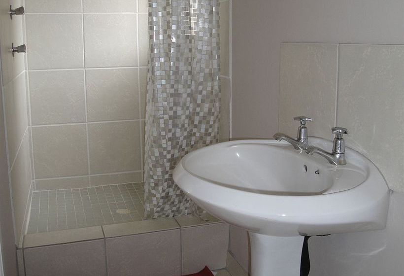 Hostel Hard Rock Backpackers 1