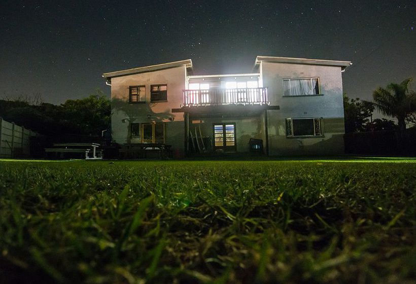 Hostel Hard Rock Backpackers 12