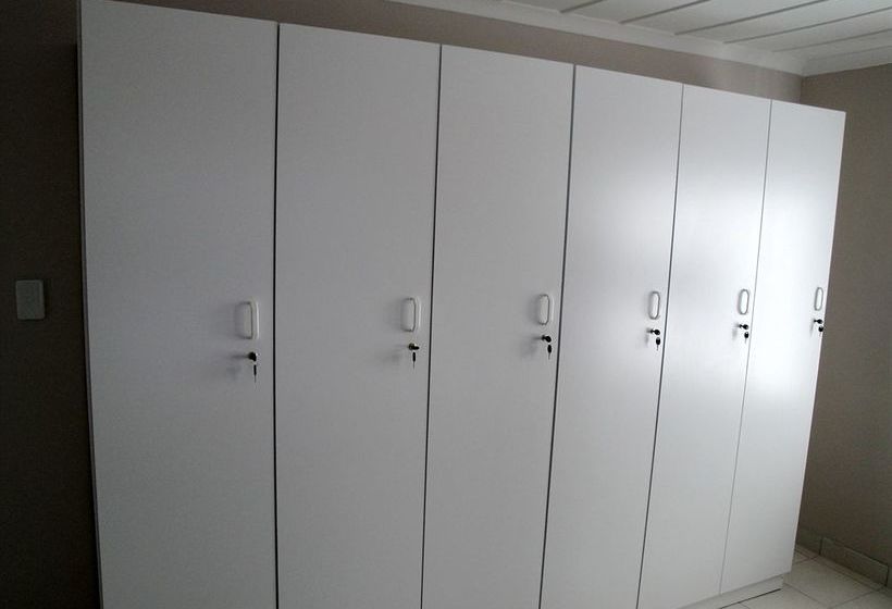 Hostel Hard Rock Backpackers 14