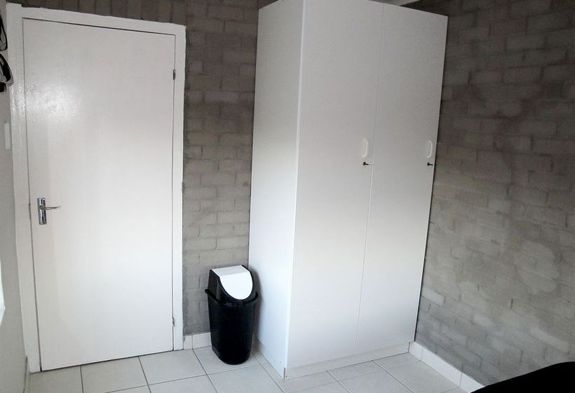 Hostel Hard Rock Backpackers 15