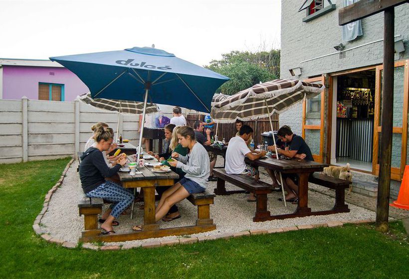 Hostel Hard Rock Backpackers 4