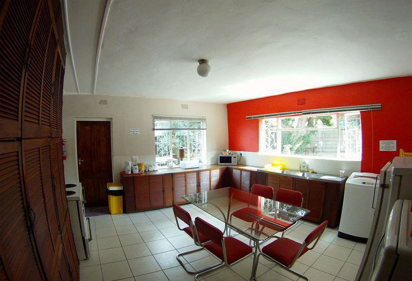 Hostel Hard Rock Backpackers 5