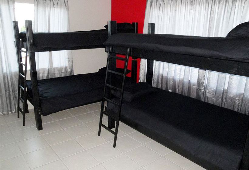 Hostel Hard Rock Backpackers 7