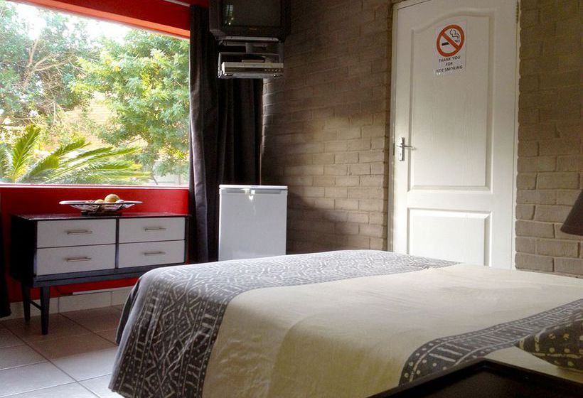 Hostel Hard Rock Backpackers 8