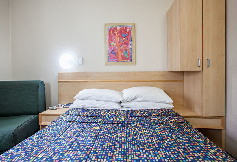 Hotel Road Lodge Potchefstroom 10