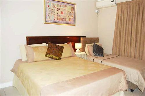 Hotel Savoy Lodge 14