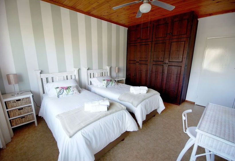 Jeffrey's Bay Beach House 16