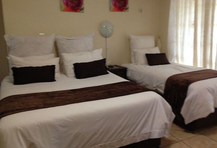 Pension Colts Hill Guest House 10