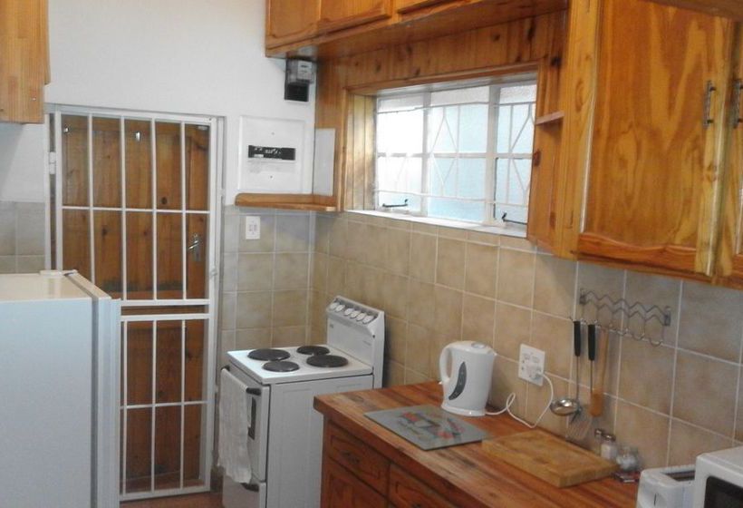 Pension Suburbian Lodge 13