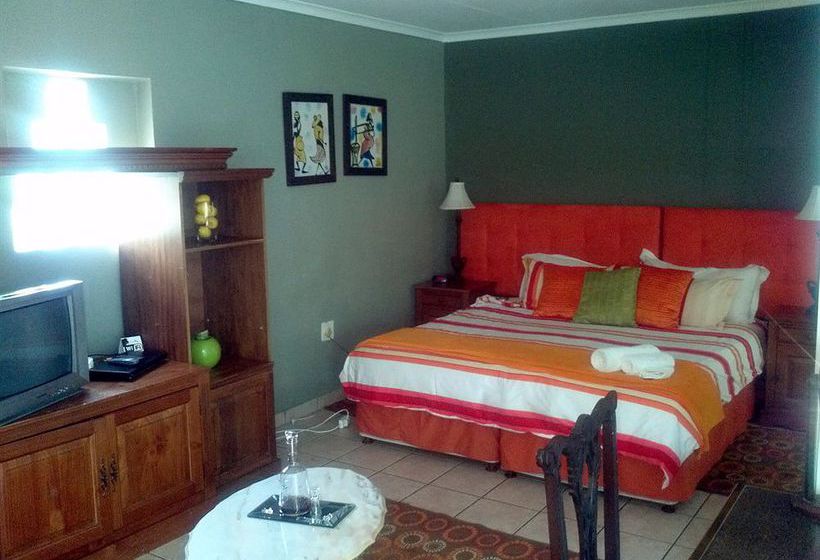 Pensión 5th Avenue Guest House Edenvale Gauteng