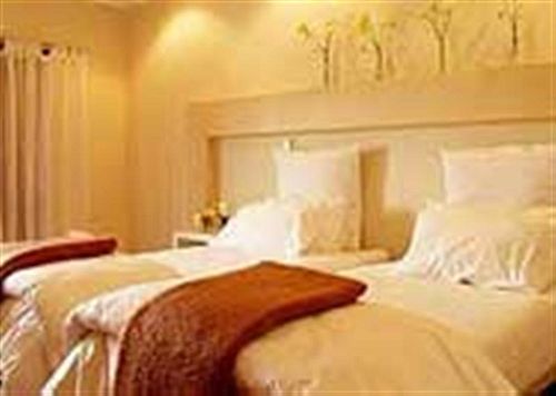 Pension Dolphin Dunes Guest House 15