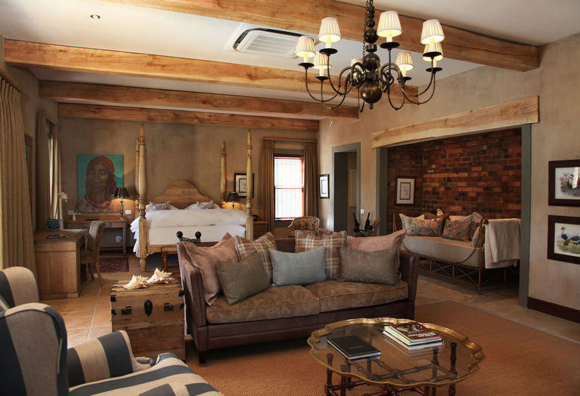 La Petite Dauphine 11